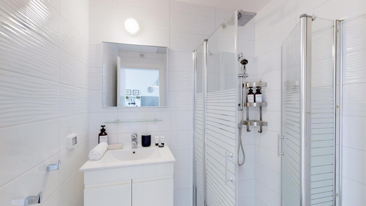Stylish 1Br Flat For 4 Ppl In Allenby By Holyguest Tel Aviv Exterior foto