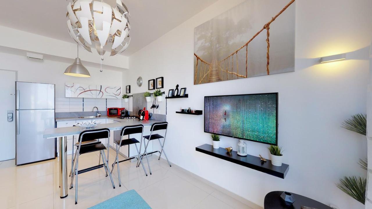 Stylish 1Br Flat For 4 Ppl In Allenby By Holyguest Tel Aviv Exterior foto
